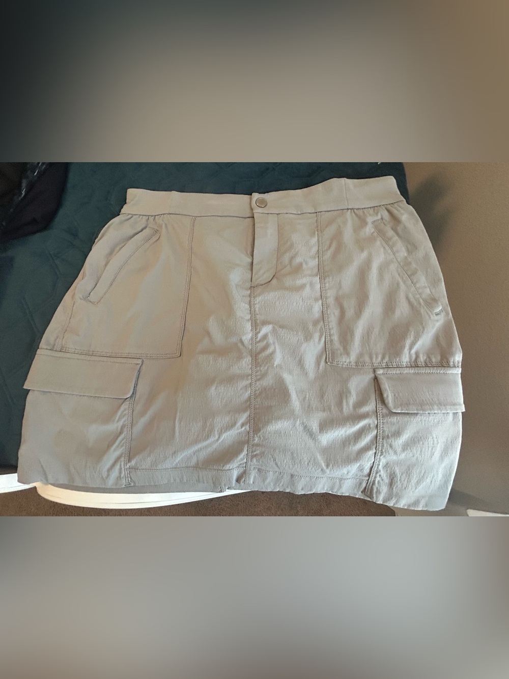 Athleta Trekkie Cargo Skort in Light gray / taupe size 14